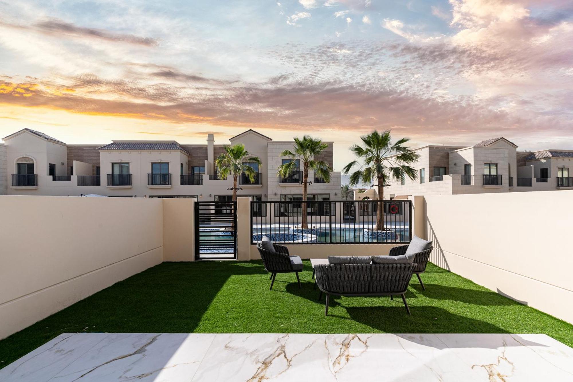 Villa Luxury 3br With Maids Townhouse By Ellie Saab Residences, In Jge - Allsopp & Allsopp *